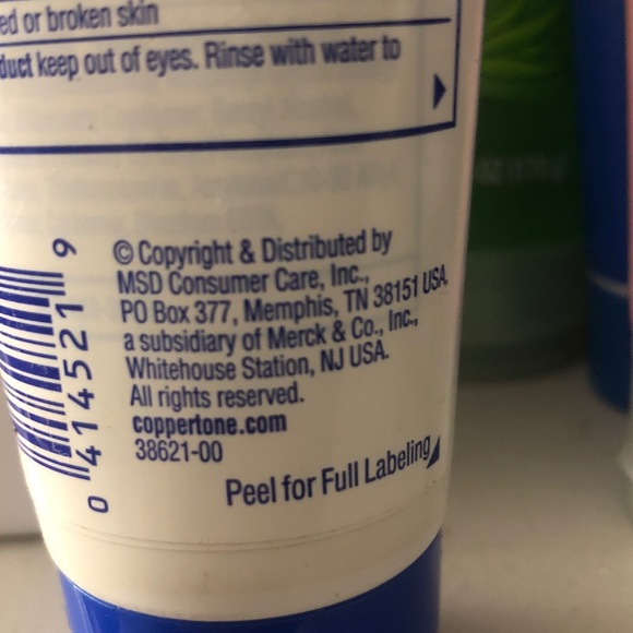 Coppertone Oil Free Faces Sunscreen Lotion SPF 15 - Blue and White - Picture 6 of 7